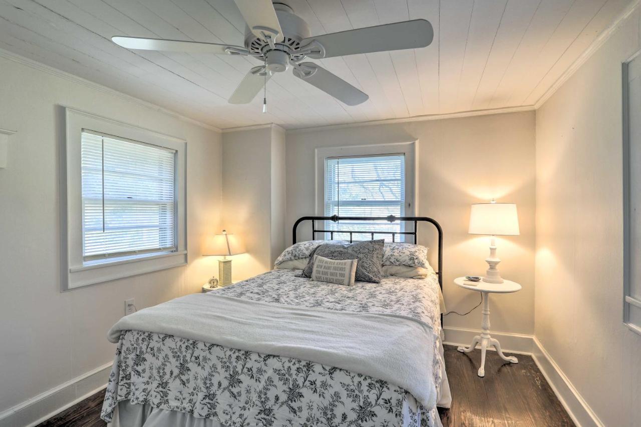 Coastal, Walkable Home In Historic Southport! Exterior photo